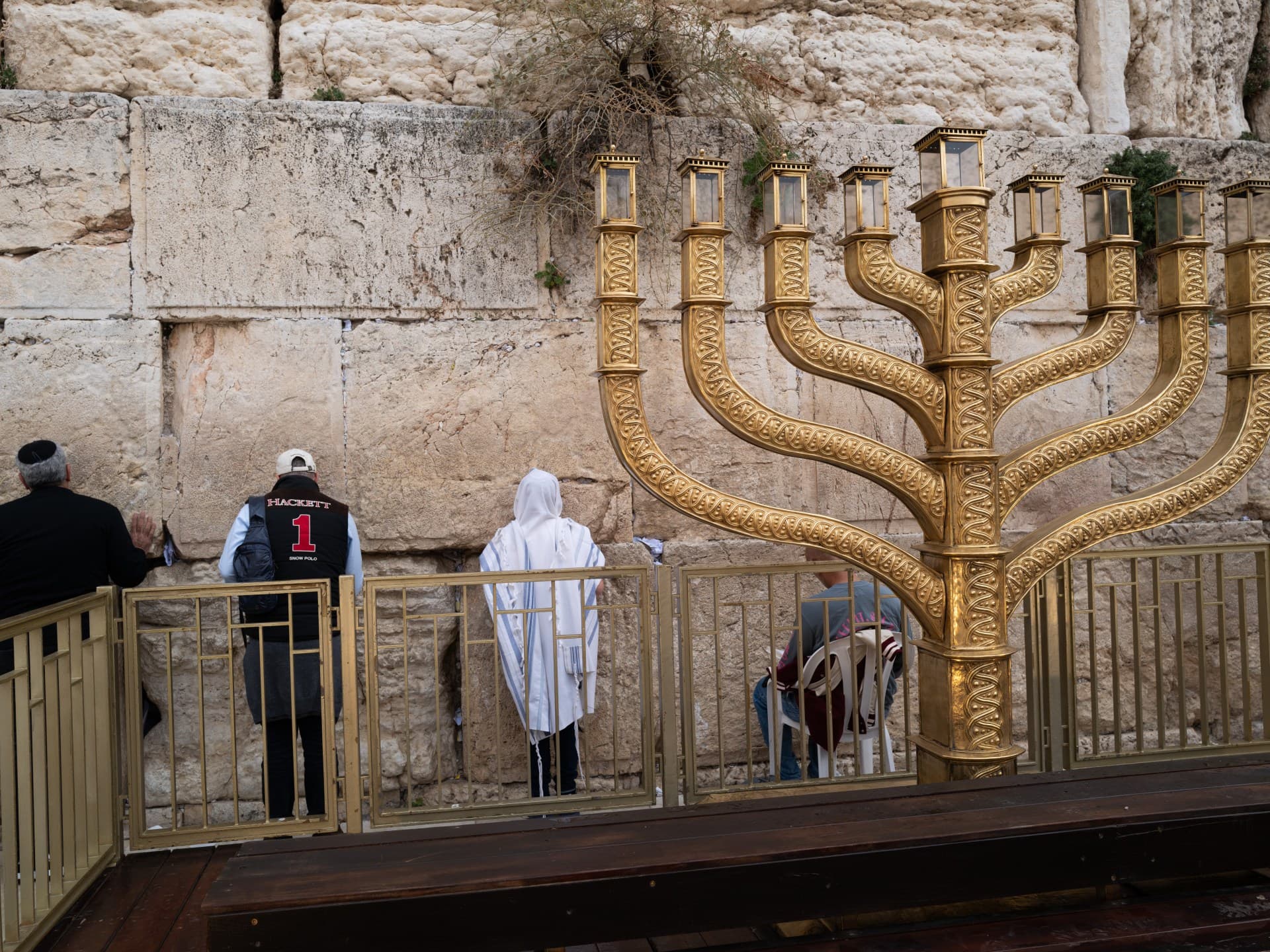 الأقصى المبارك يواجه تصعيداً جديداً خلال عيد الأنوار اليهودي