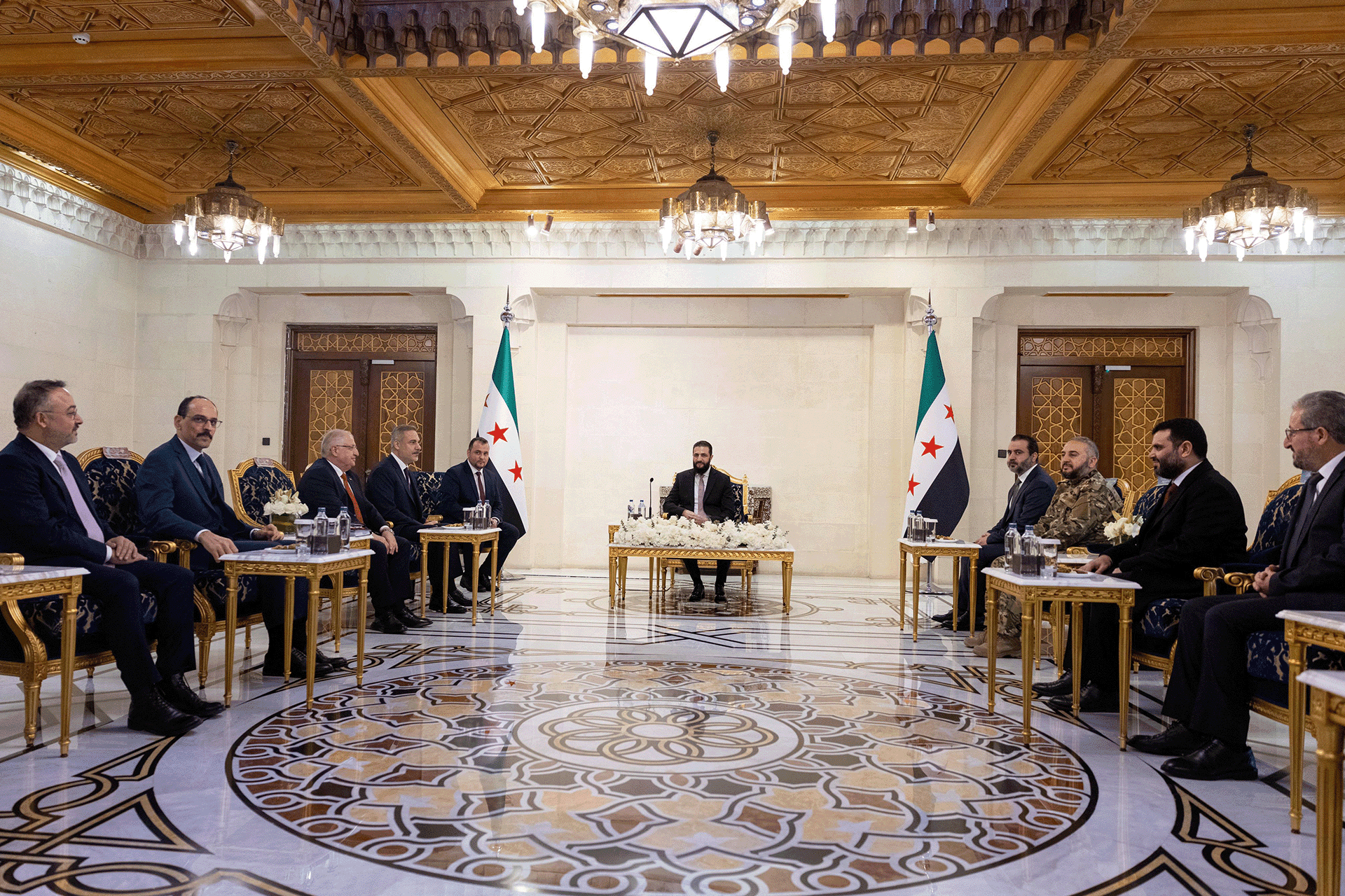 تركيا تحذر من مخاطر التقسيم السوري وتطالب بدمج قسد