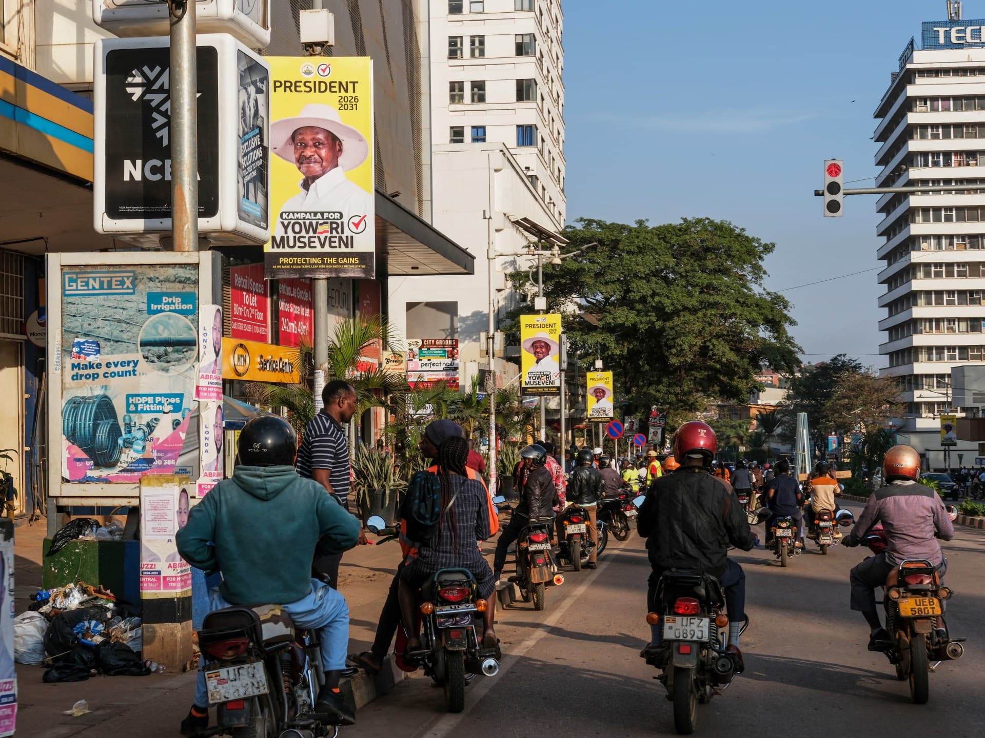 انتخابات أوغندا: اختبار لاستمرار حكم موسيفيني أم تغيير شبابي؟