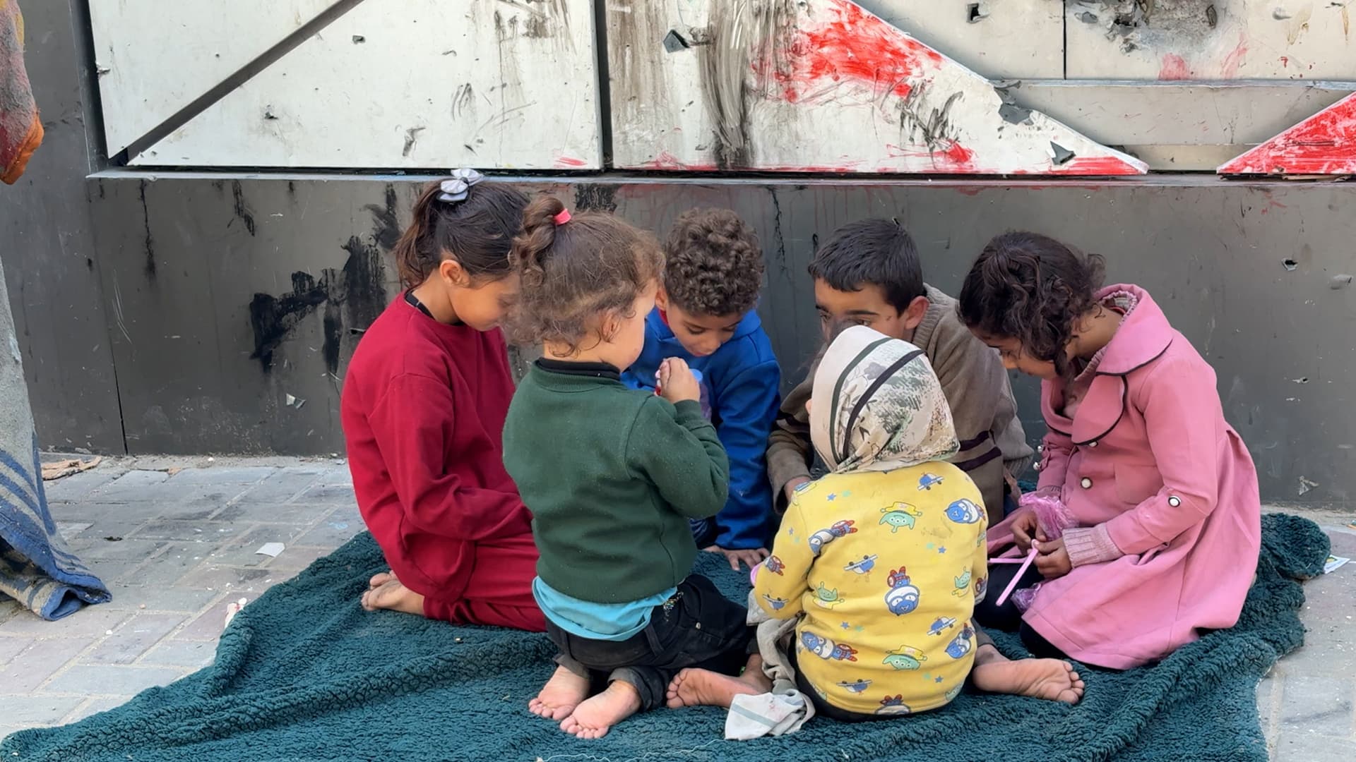 أطفال غزة يواجهون عيداً ثالثاً بلا ألعاب وسط الحرب المستمرة