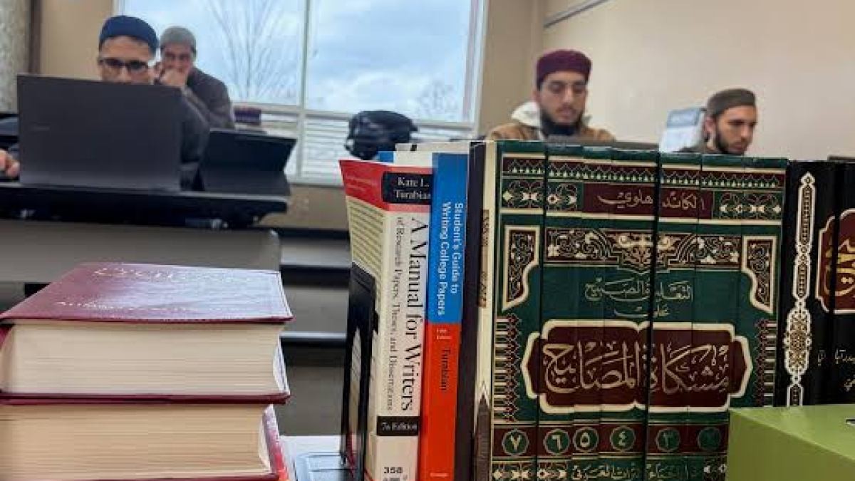 الطب والكرامة: رحلة طبيب مسلم في شيكاغو بين الأخلاقيات الغربية والتراث الإسلامي